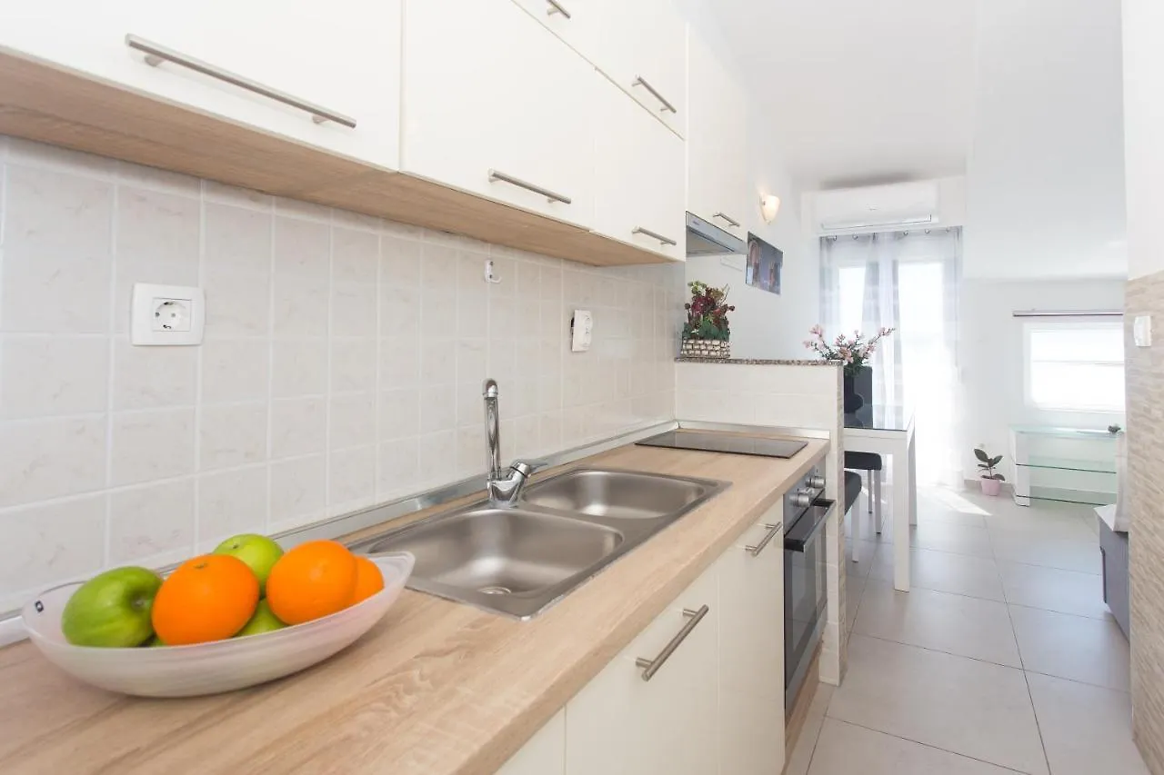 Apartments Bandic - 30 Meters To The Beach Trogir