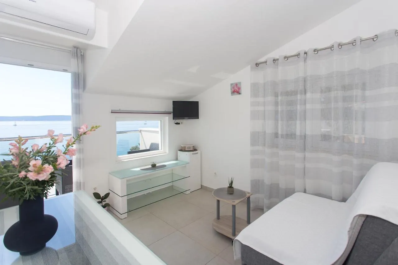 Apartments Bandic - 30 Meters To The Beach Trogir 0*,  Chorvatsko