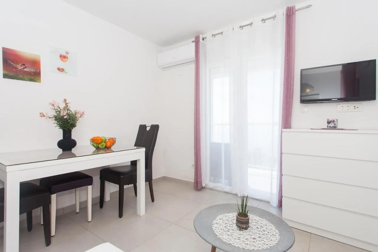 Apartments Bandic - 30 Meters To The Beach Trogir