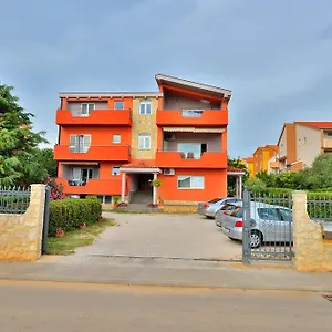 https://ll-holiday-apartment.hotelinzadar.com